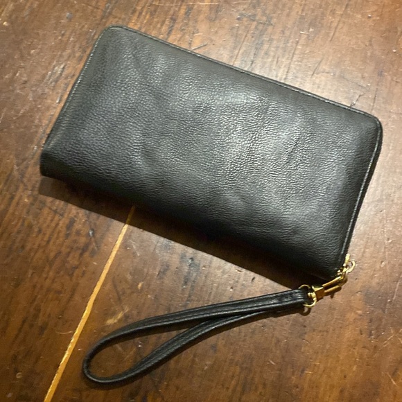 Betsy Johnson Bow Wallet Wristlet - Picture 4 of 6